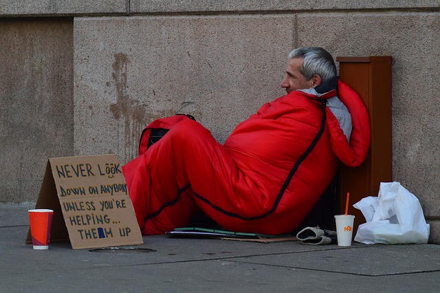 bezdomovec na ulici